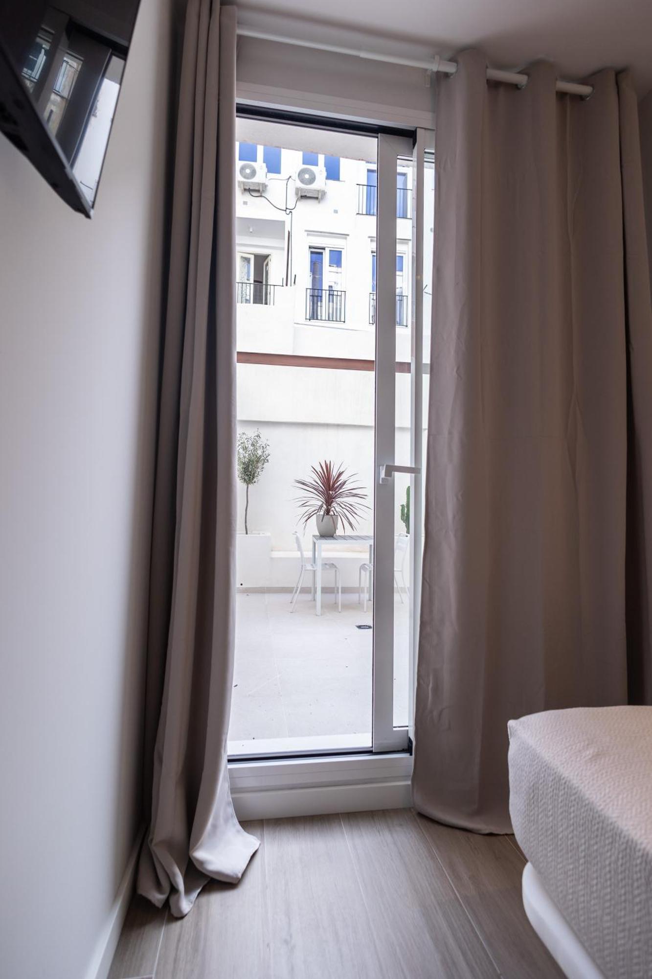 Yard Patraix By Concept Flats Hotel Valencia Exterior photo
